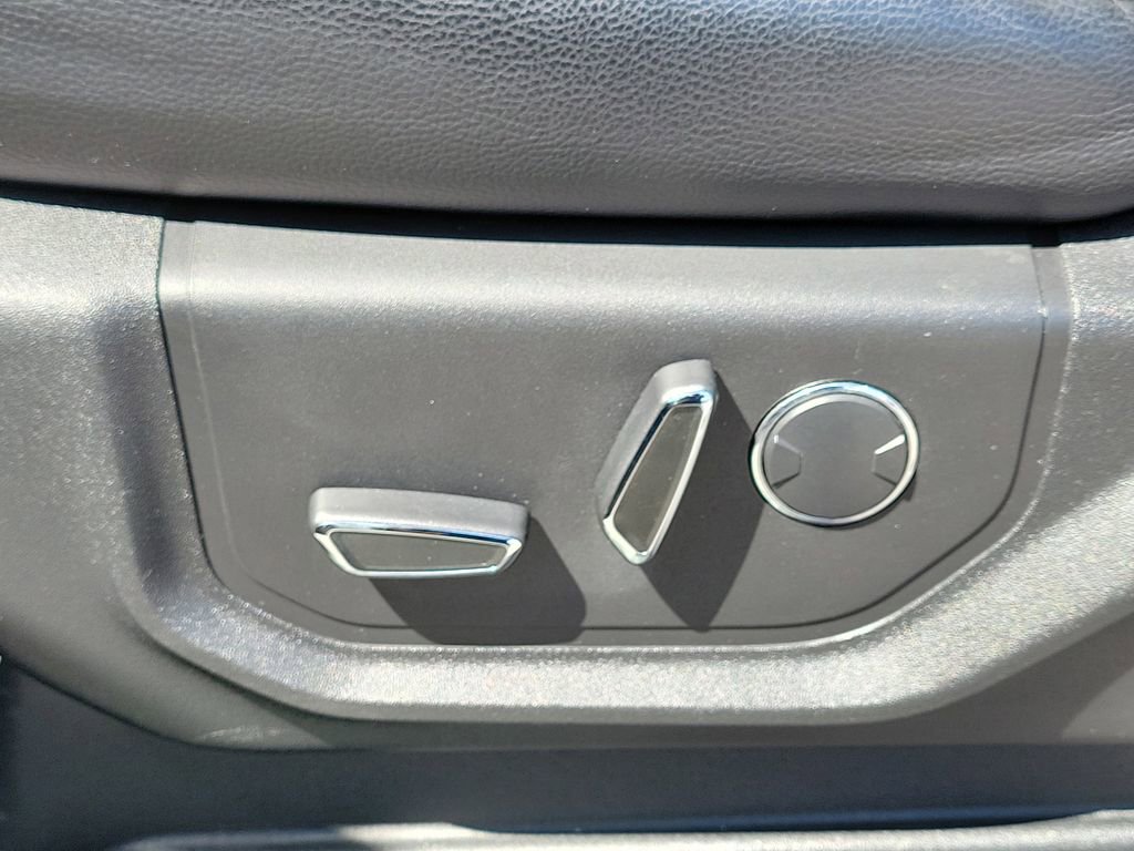 Used 2018 Ford F250 Lariat w/ Chrome Package image 18