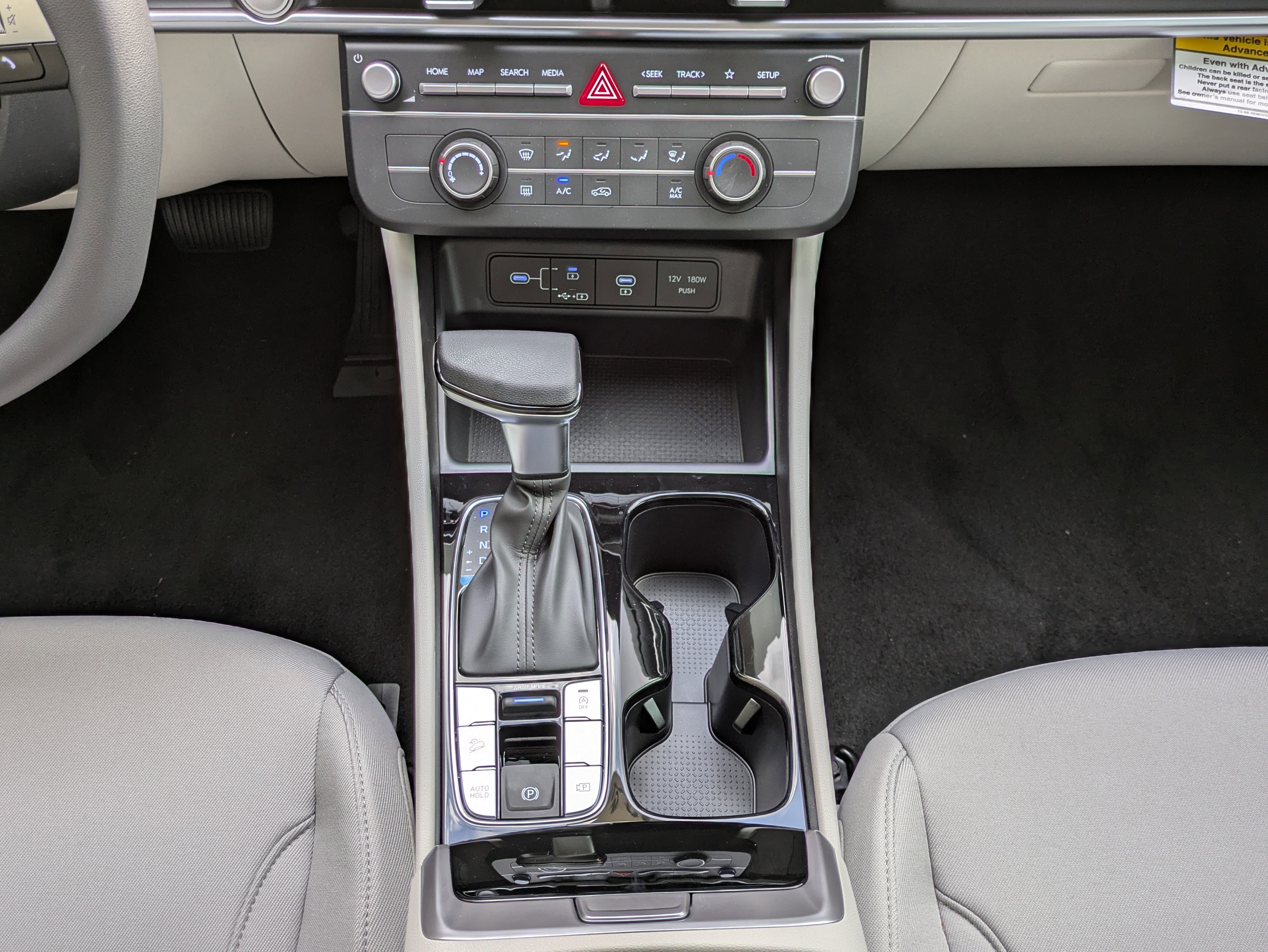 New 2026 Hyundai Tucson SE image 19