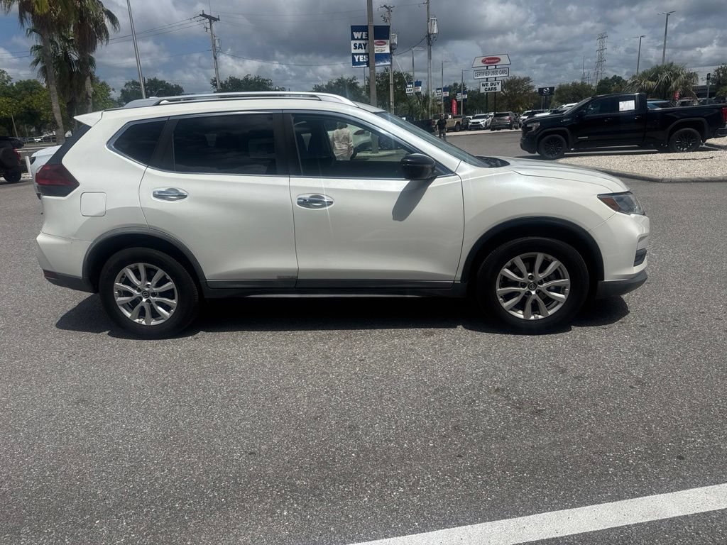 Used 2018 Nissan Rogue SV FWD image 4
