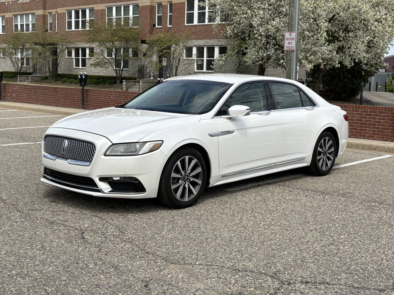 Used 2017 Lincoln Continental Premiere FWD image 22