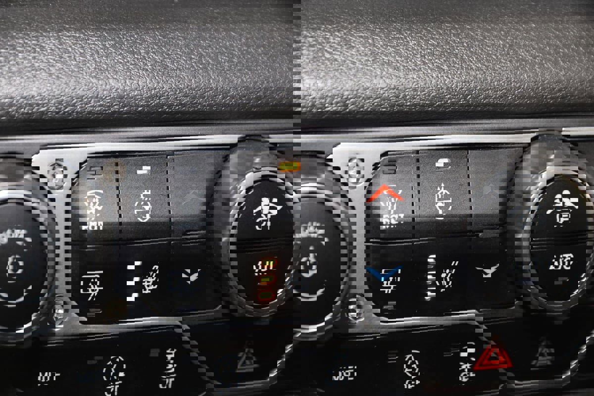 Used 2024 Jeep Wrangler Willys image 8