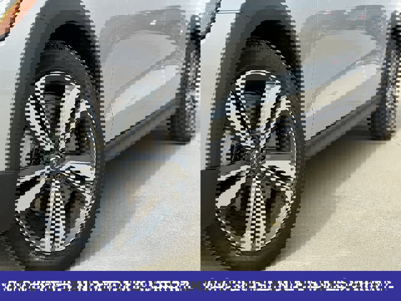 Certified 2025 Volvo V60 B5 Cross Country Plus image 9