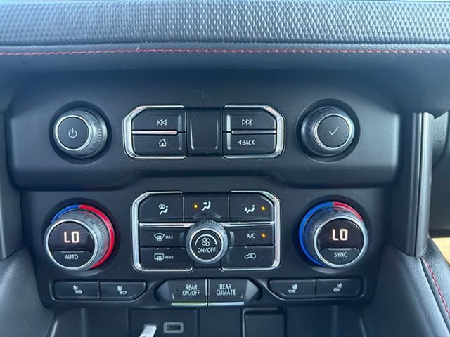 Used 2022 Chevrolet Suburban RST w/ Luxury Package AWD/4WD image 19