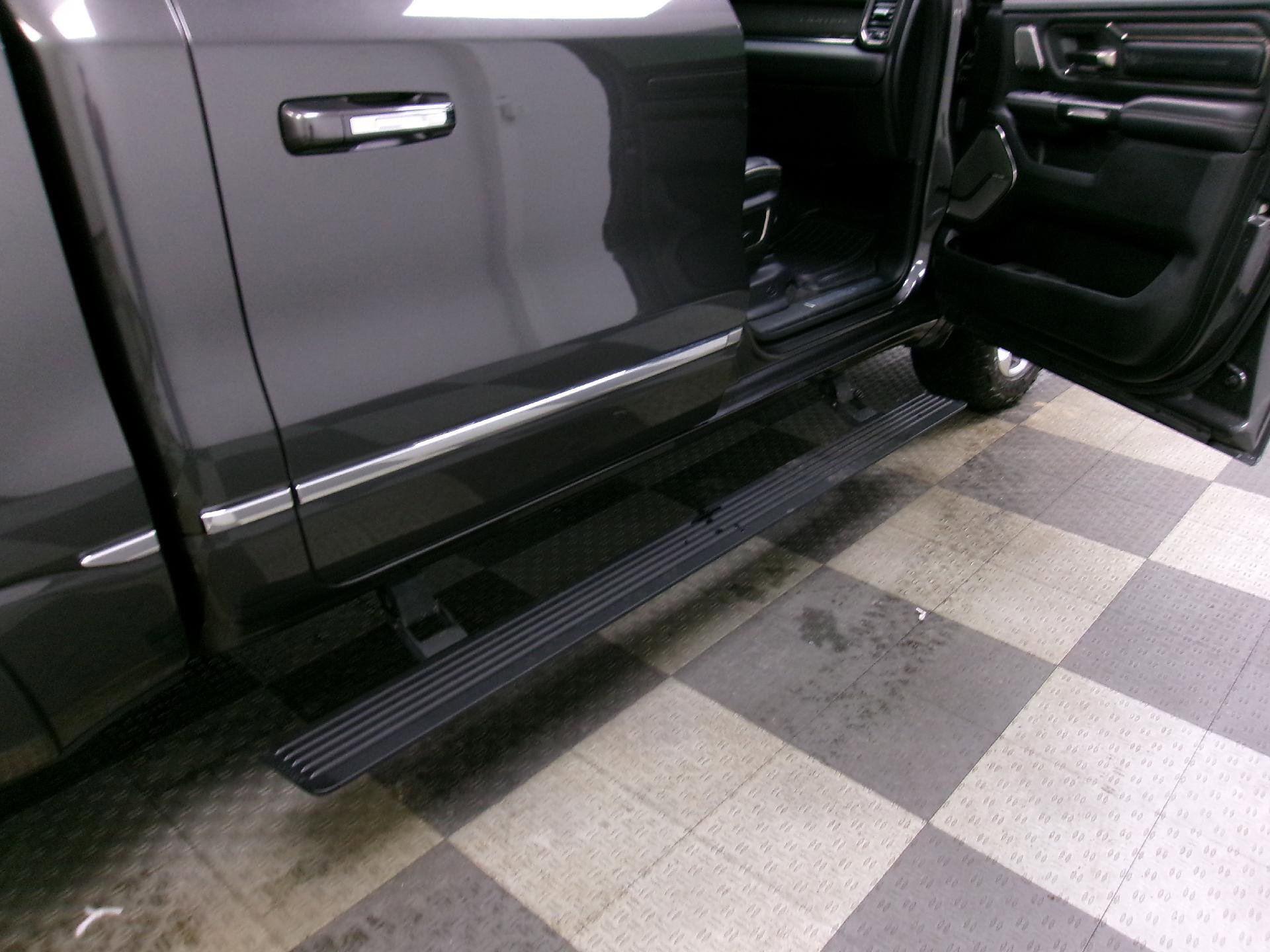 Used 2020 RAM 1500 Limited image 15