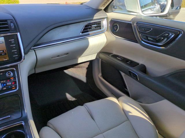 Used 2019 Lincoln Continental Reserve image 15