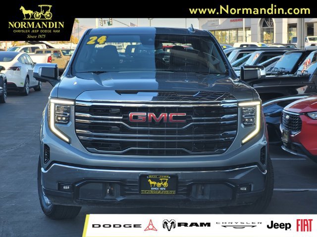 Used 2024 GMC Sierra 1500 SLT AWD/4WD image 2