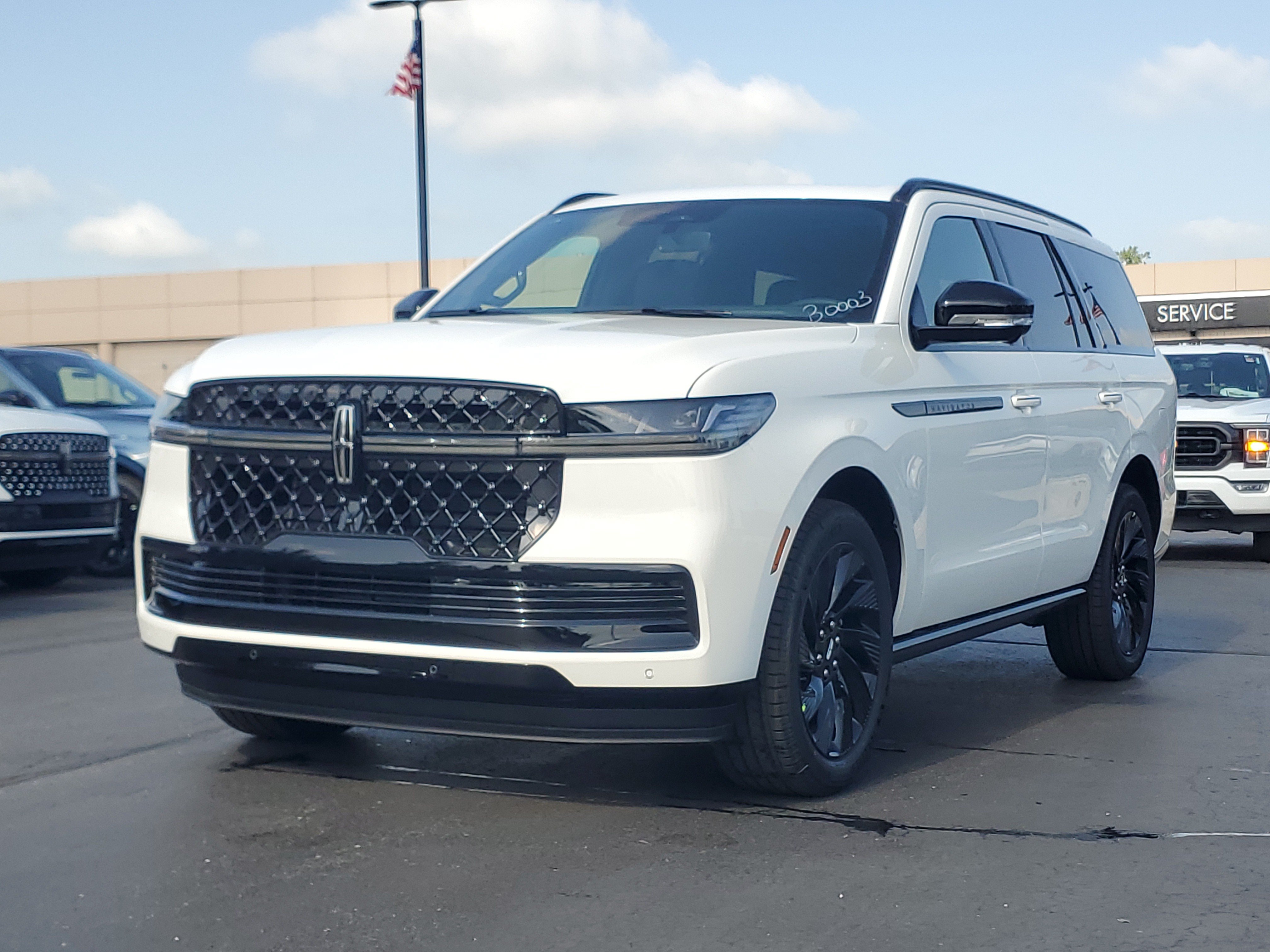 New 2027 Lincoln Navigator Reserve w/ Jet Appearance Package AWD/4WD video 2