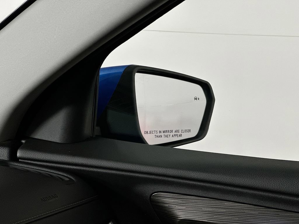 Used 2024 GMC Terrain SLT image 25