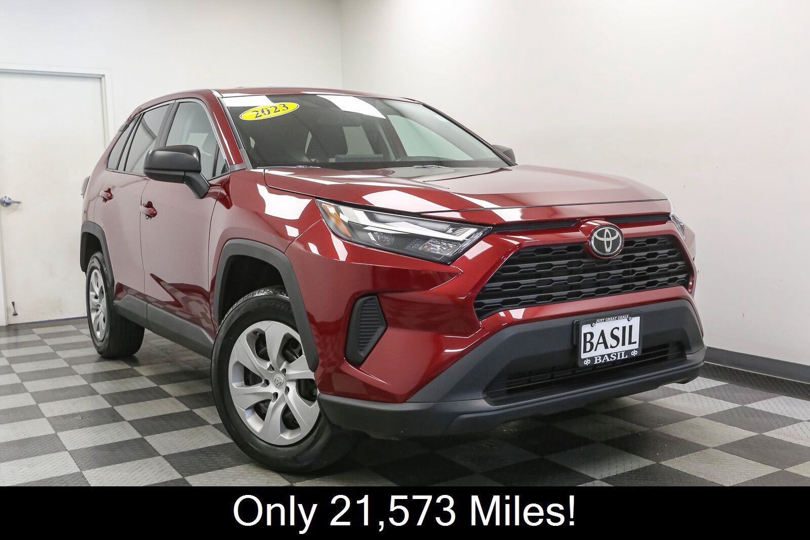 Used 2023 Toyota RAV4 LE FWD image 2
