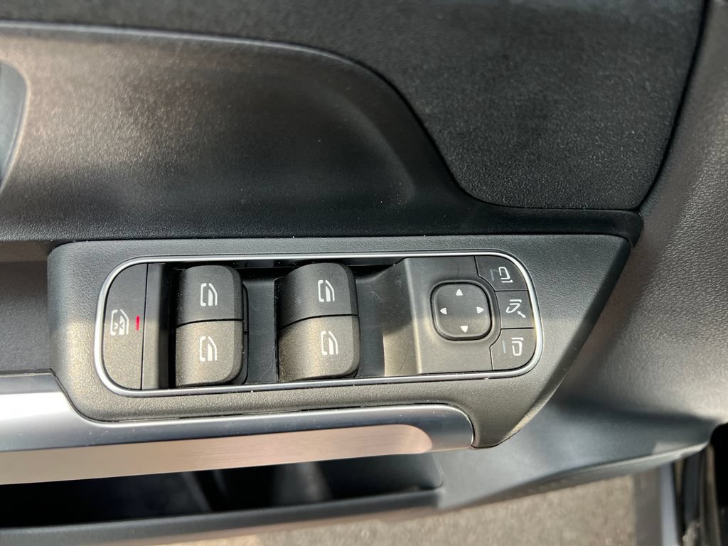 Used 2024 Mercedes-Benz GLB 250 4MATIC image 12