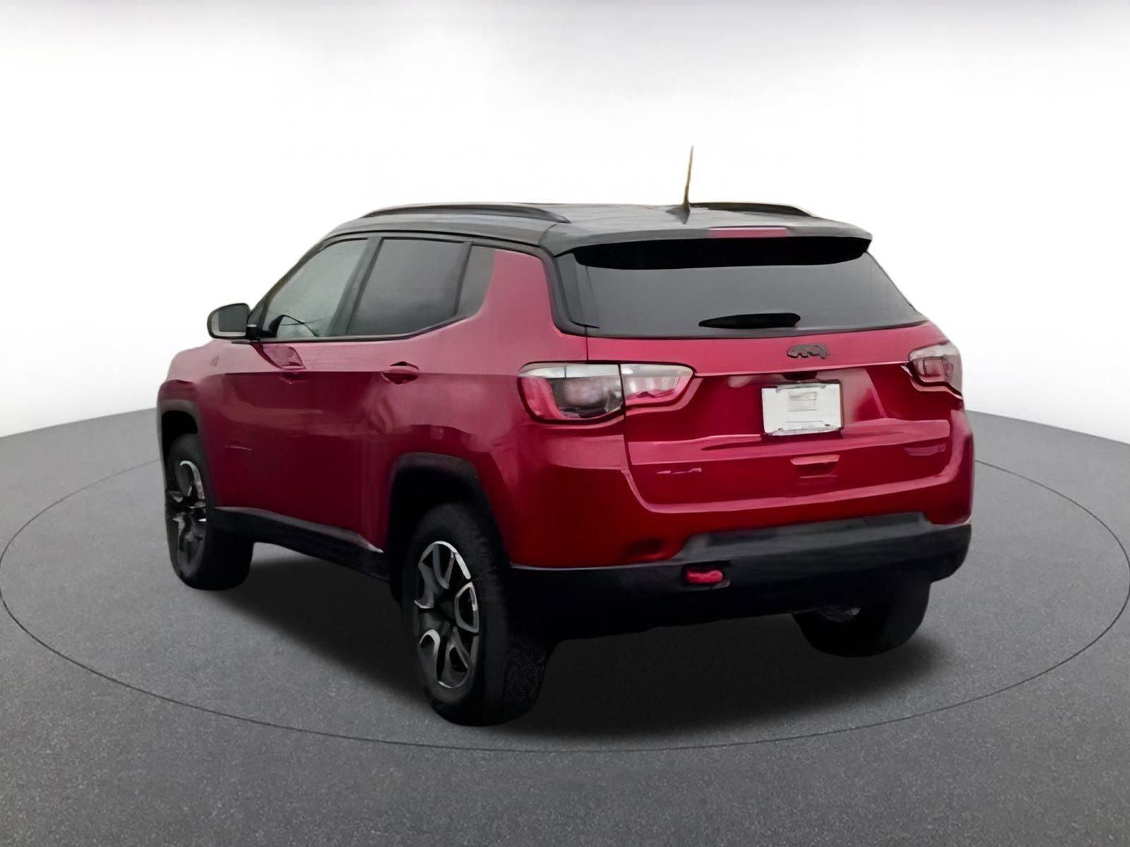 Used 2025 Jeep Compass Trailhawk image 7