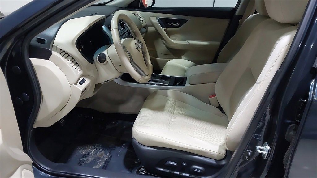 Used 2015 Nissan Altima 2.5 SV w/ Convenience Package image 19