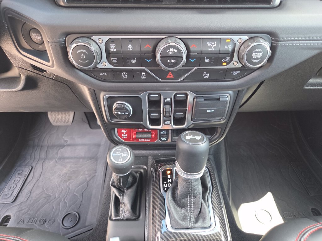 Used 2025 Jeep Wrangler Unlimited Rubicon AWD/4WD image 31
