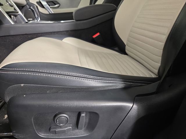 Used 2023 Land Rover Discovery Sport SE R-Dynamic image 27