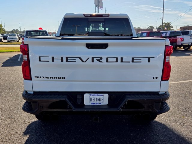 Used 2023 Chevrolet Silverado 1500 LT Trail Boss w/ LT Trail Boss Premium Package AWD/4WD image 6