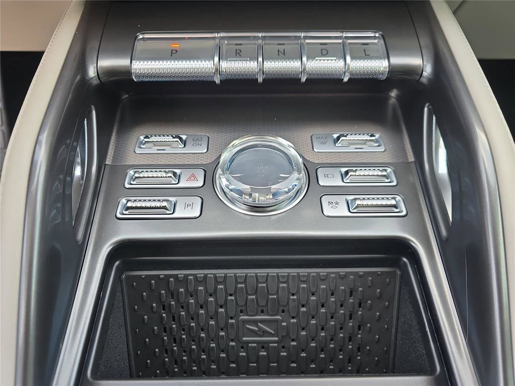 New 2026 Lincoln Nautilus Premier w/ Jet Appearance Package AWD/4WD image 17