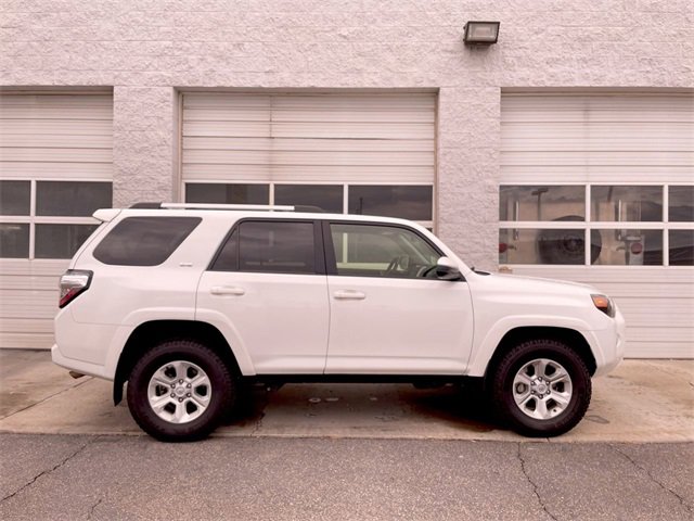 Used 2024 Toyota 4Runner SR5 image 1