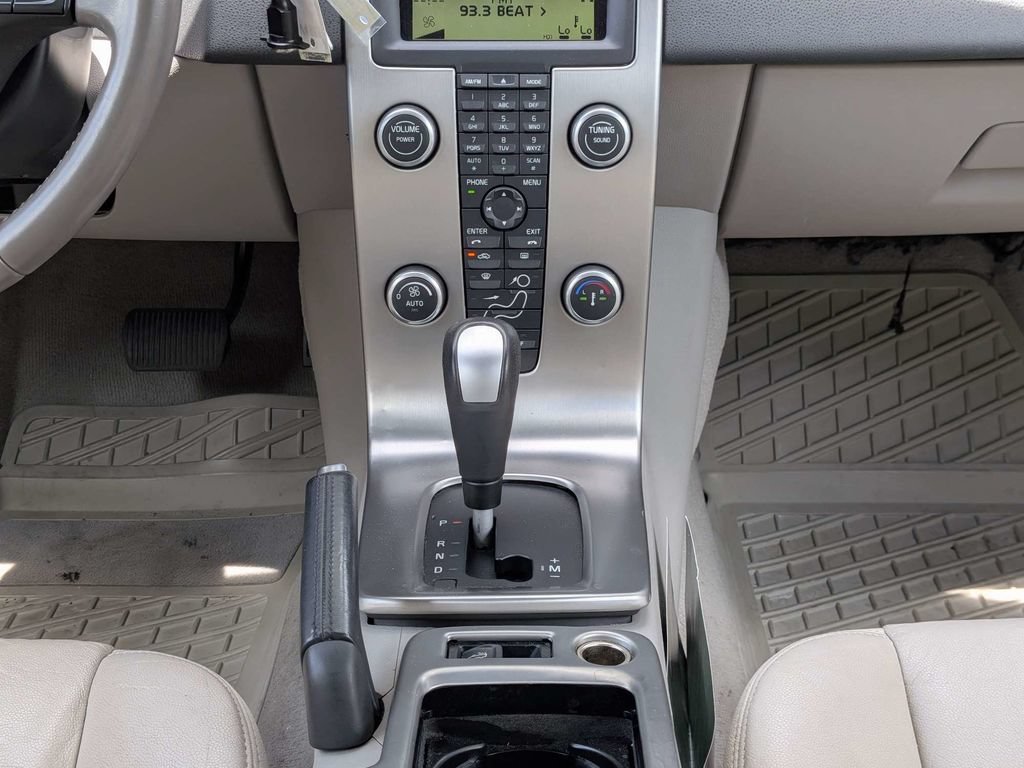 Used 2009 Volvo C70 T5 FWD image 25