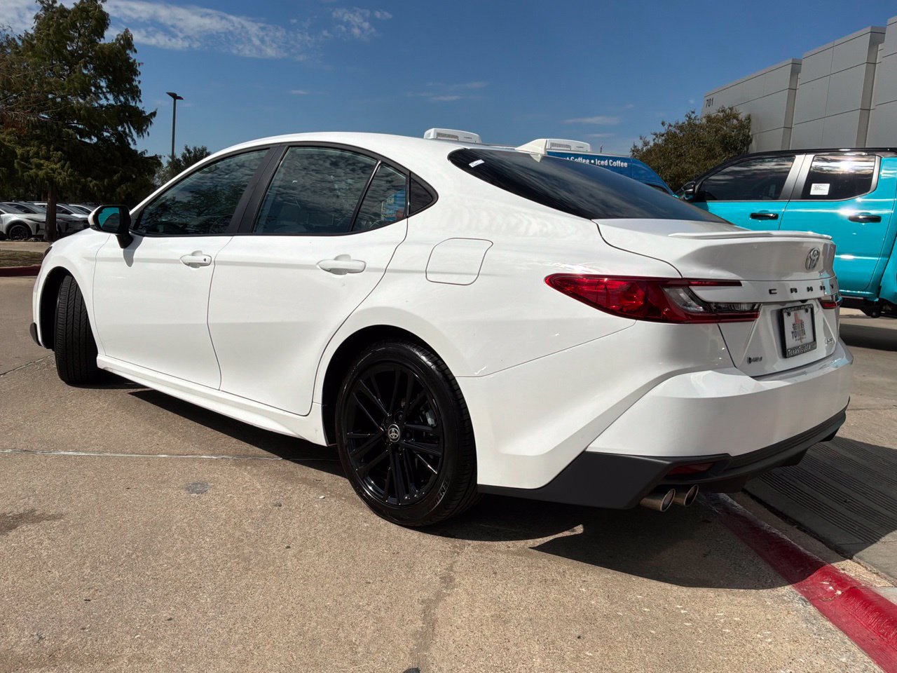 Used 2026 Toyota Camry SE FWD image 8