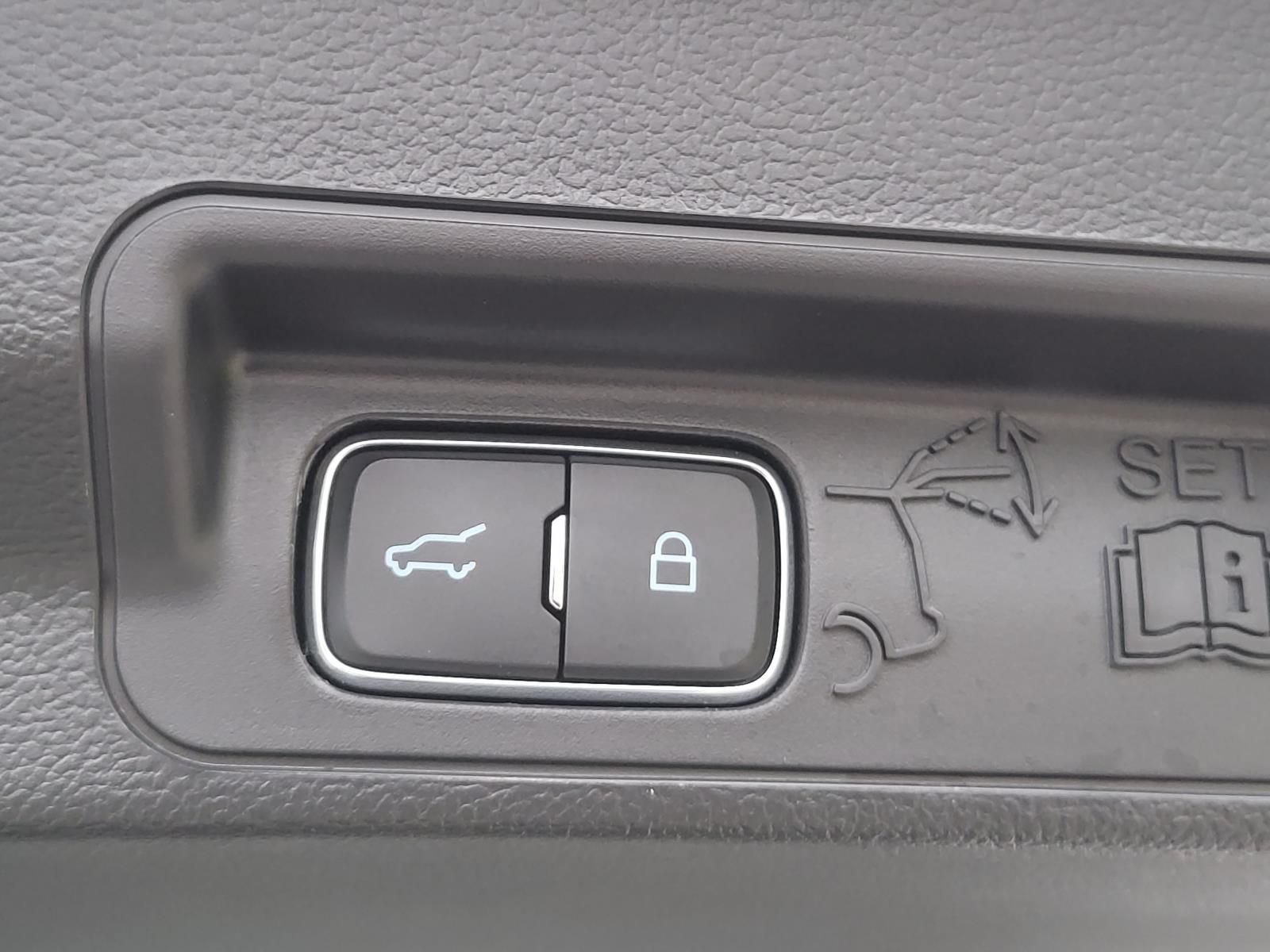 Used 2025 Ford Explorer ST AWD/4WD image 10