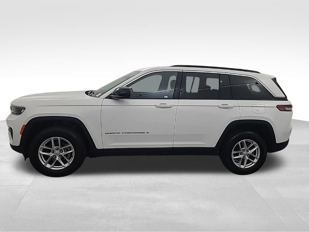 Used 2024 Jeep Grand Cherokee Laredo X image 7
