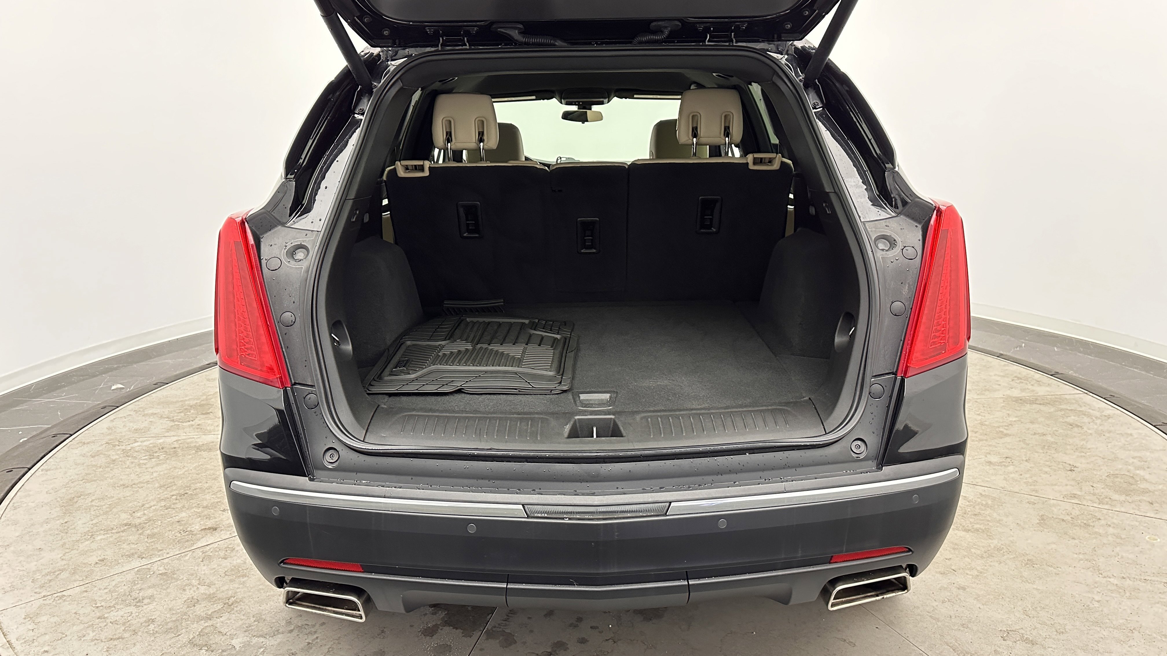 Used 2019 Cadillac XT5 FWD image 29