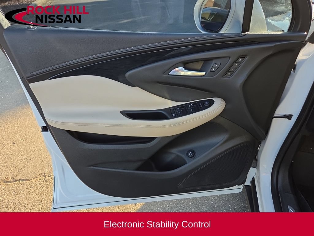 Used 2017 Buick Envision Essence FWD image 13