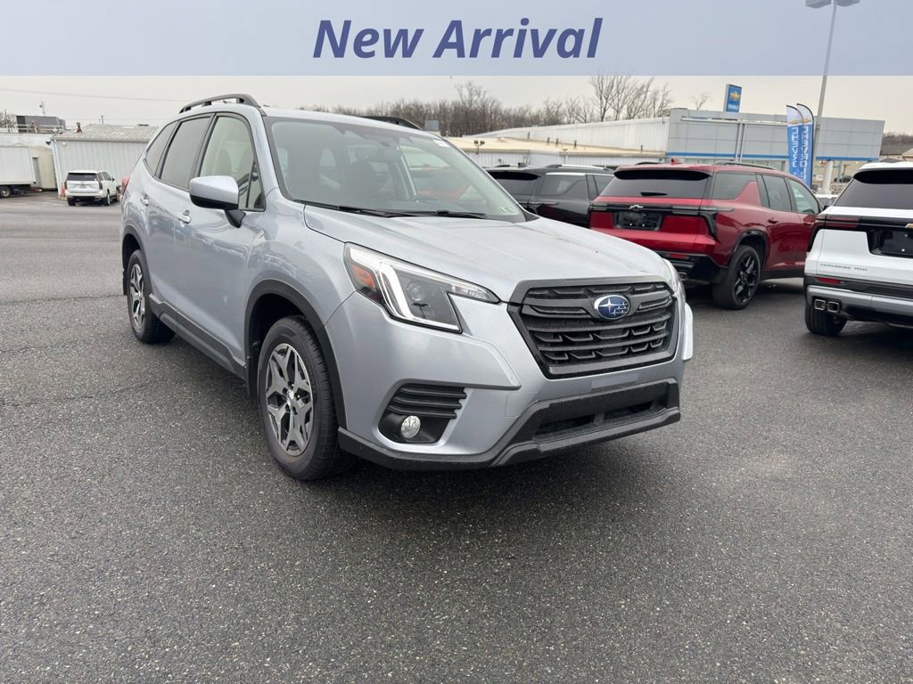 Used 2023 Subaru Forester Premium image 2