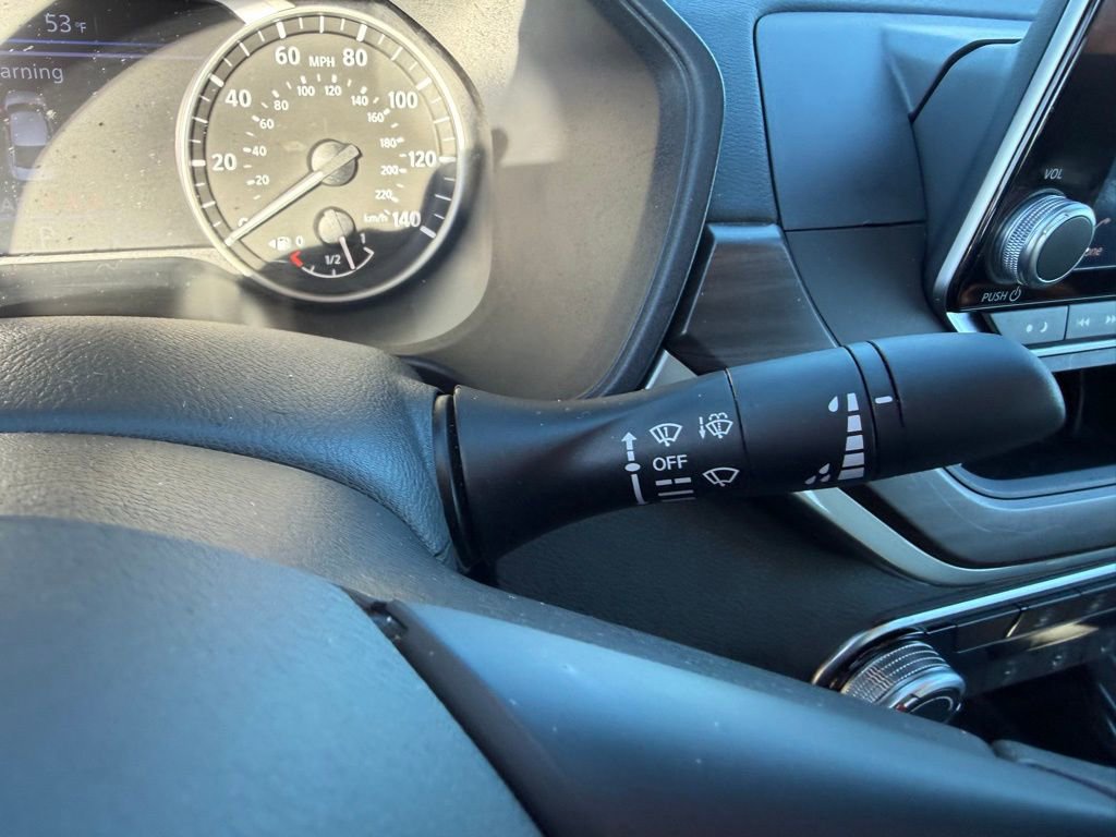 Used 2024 Nissan Altima 2.5 SV image 12