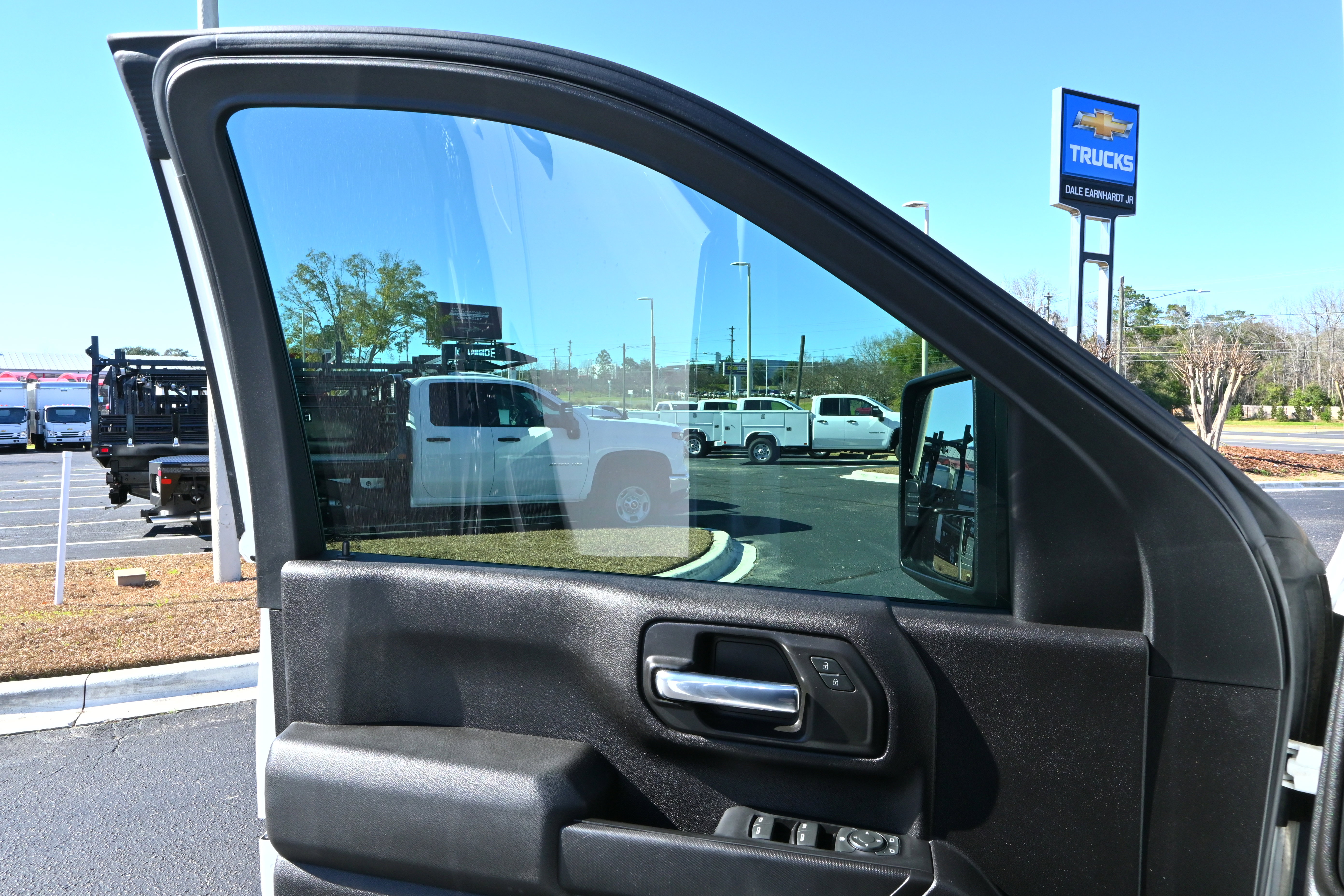 Used 2022 Chevrolet Silverado 2500 Custom w/ Custom Convenience Package image 23