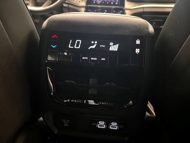 Used 2024 Jeep Grand Cherokee L Laredo AWD/4WD image 14