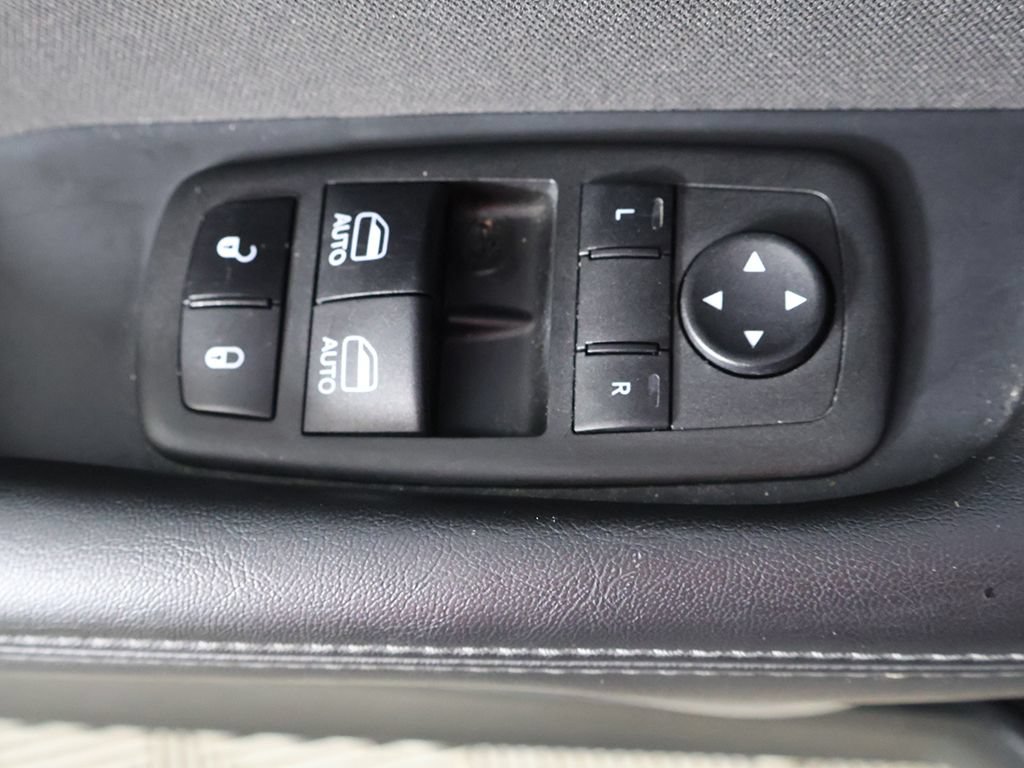Used 2023 Dodge Challenger SXT RWD image 28