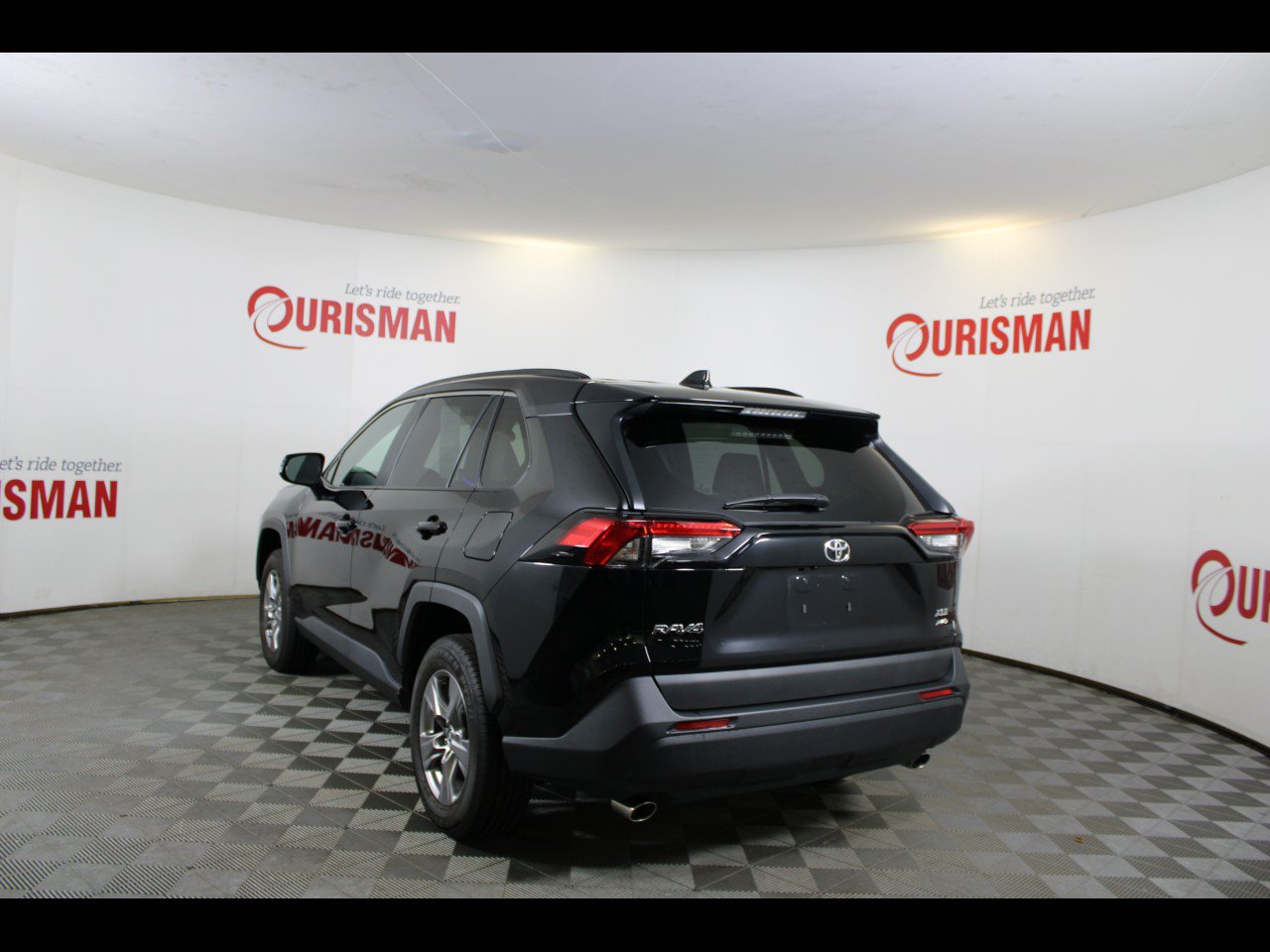 Used 2025 Toyota RAV4 XLE w/ Convenience Package AWD/4WD image 5