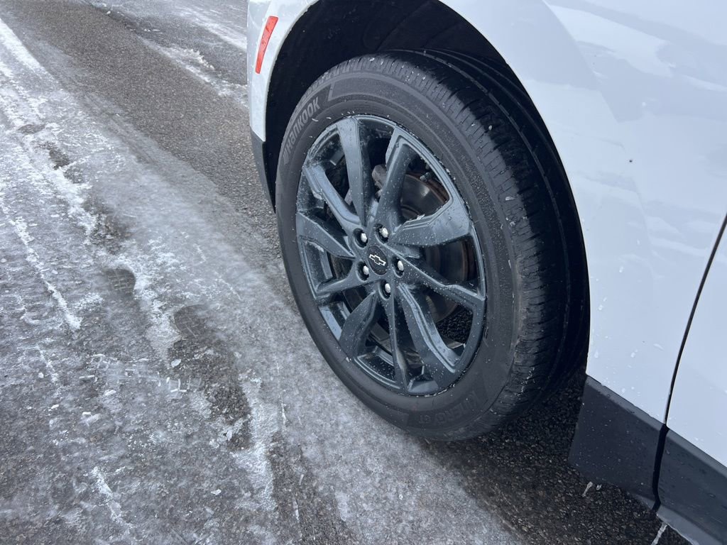 Used 2023 Chevrolet Equinox RS image 34