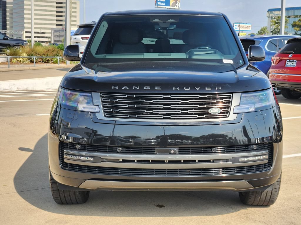 Used 2024 Land Rover Range Rover SE AWD/4WD image 2
