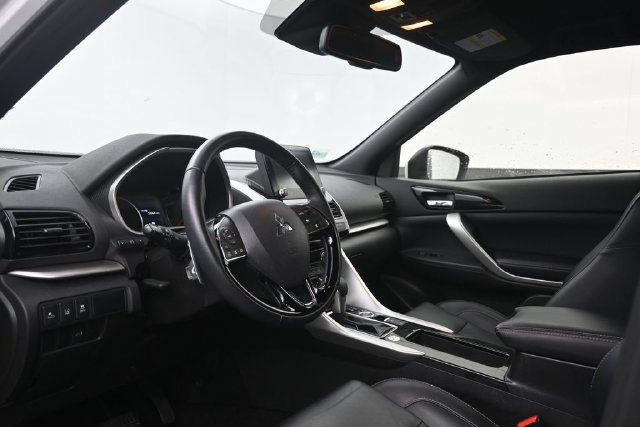 Used 2024 Mitsubishi Eclipse Cross SEL AWD/4WD image 17