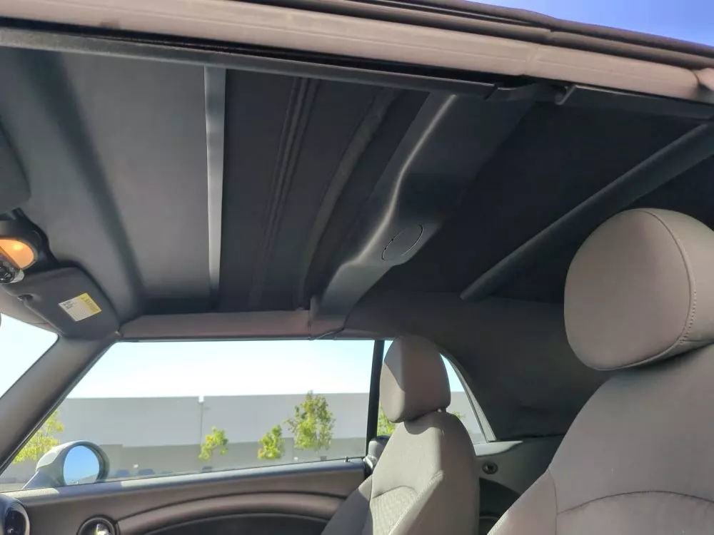 Used 2010 MINI Cooper Convertible image 17