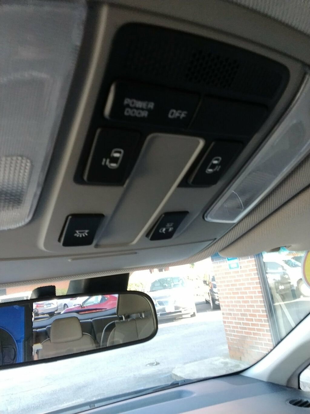 Used 2018 Kia Sedona LX w/ LX Essentials Premium Package image 27