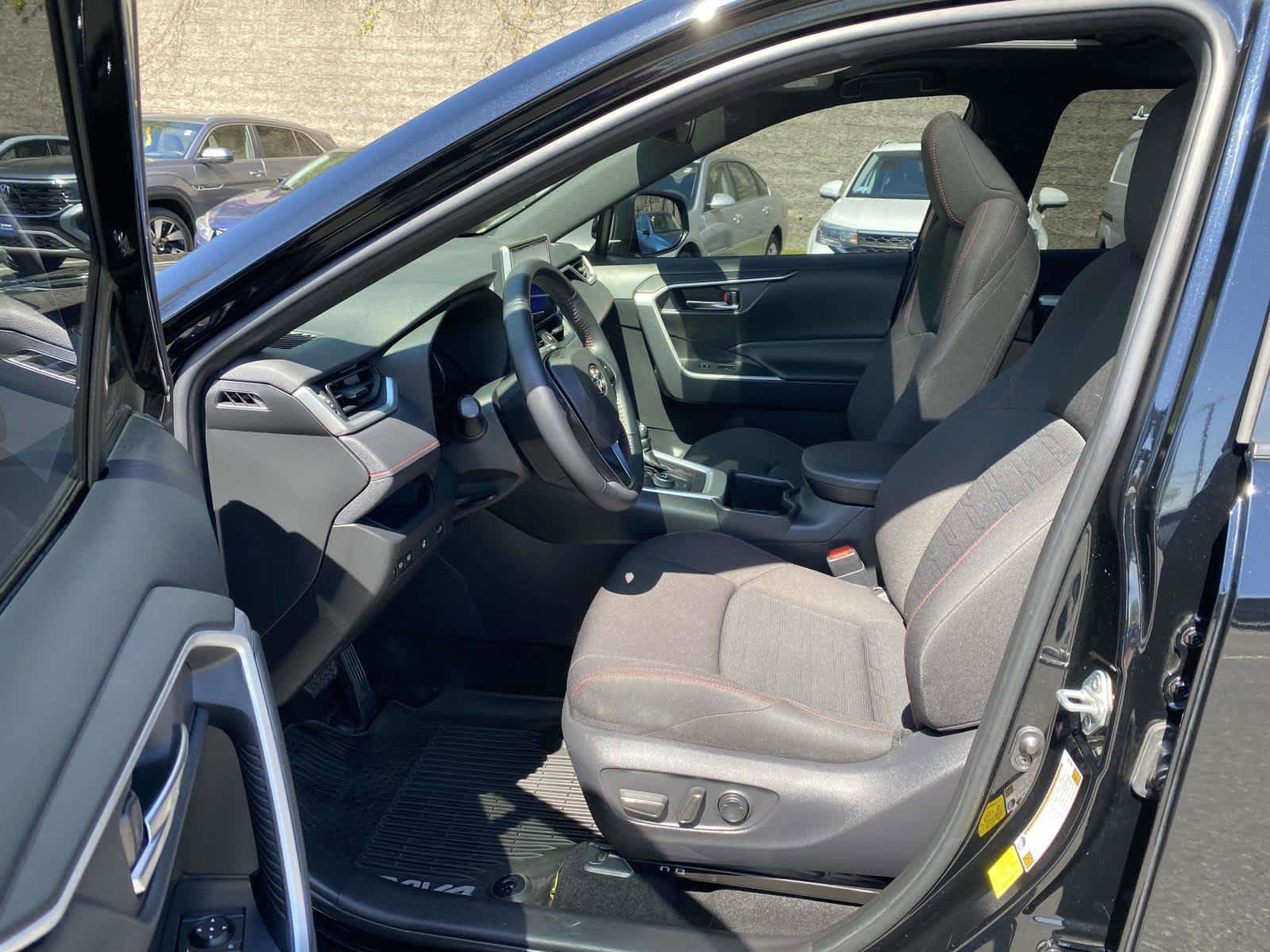 Used 2024 Toyota RAV4 SE w/ Weather & Moonroof Package AWD/4WD image 9