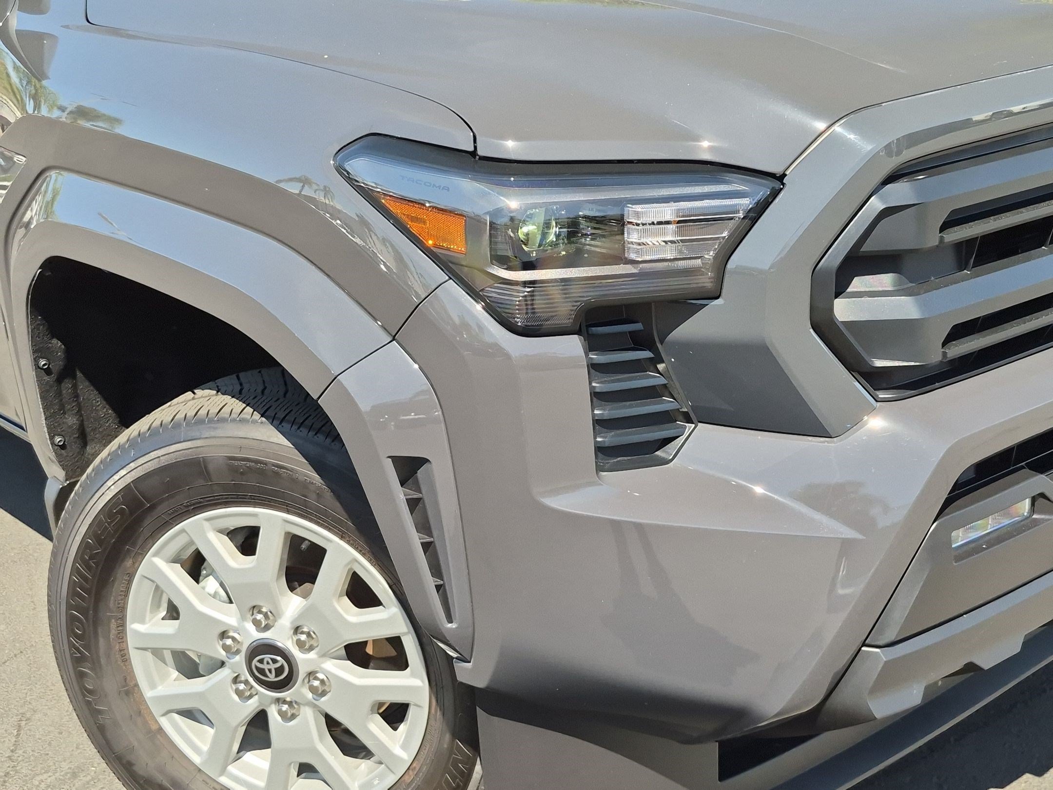 Used 2026 Toyota Tacoma SR5 AWD/4WD image 6