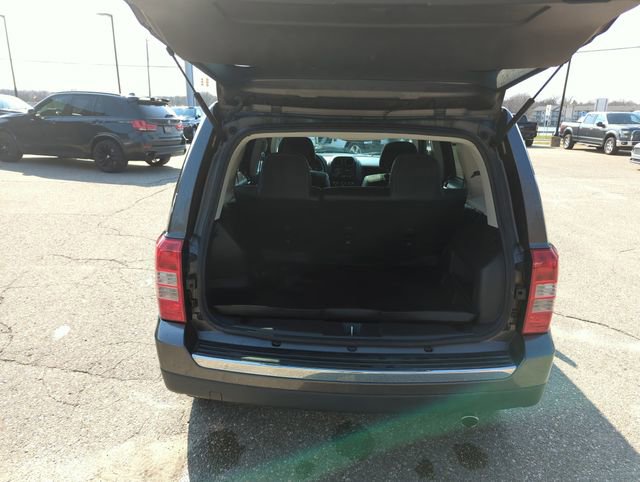 Used 2016 Jeep Patriot High Altitude image 16