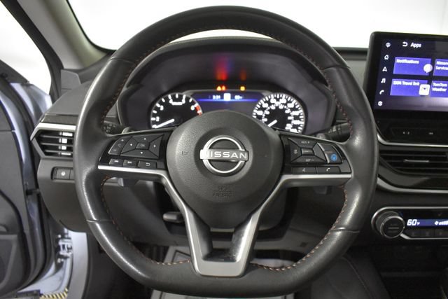 Used 2024 Nissan Altima 2.0 SR FWD image 15