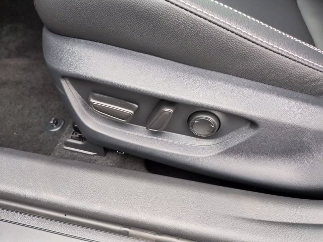 Used 2026 Toyota Camry SE w/ Convenience Package FWD image 15