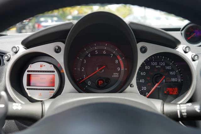 Used 2009 Nissan 370Z Coupe RWD image 27