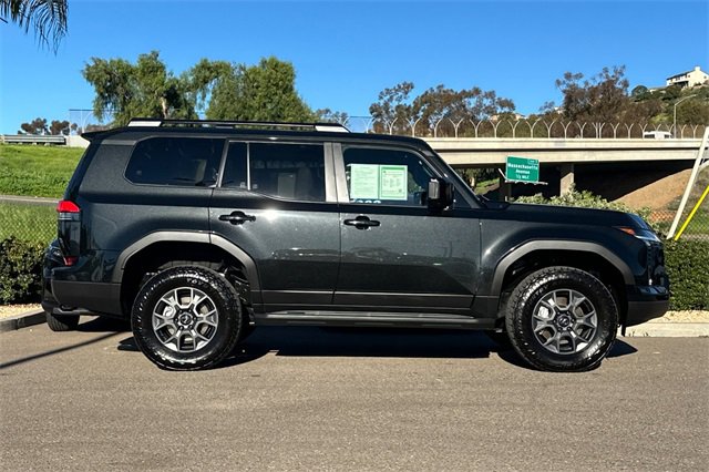 Used 2025 Lexus GX 550 image 4