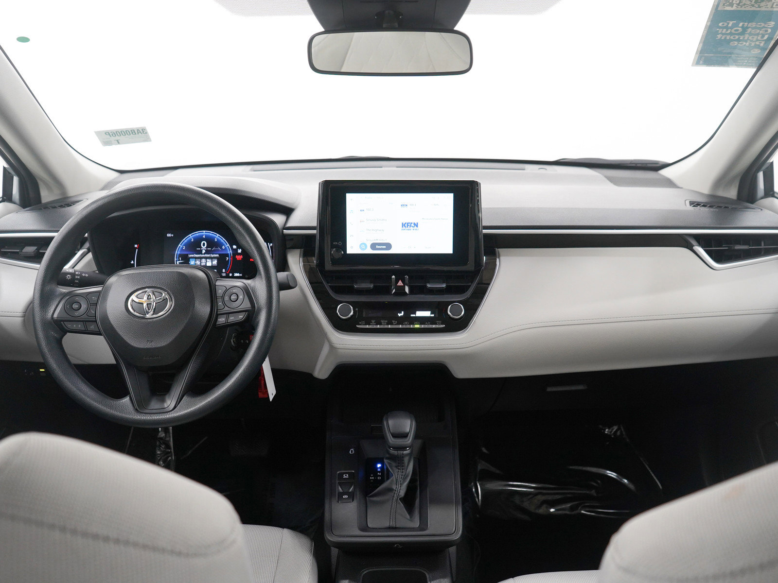 Used 2026 Toyota Corolla Cross L image 13