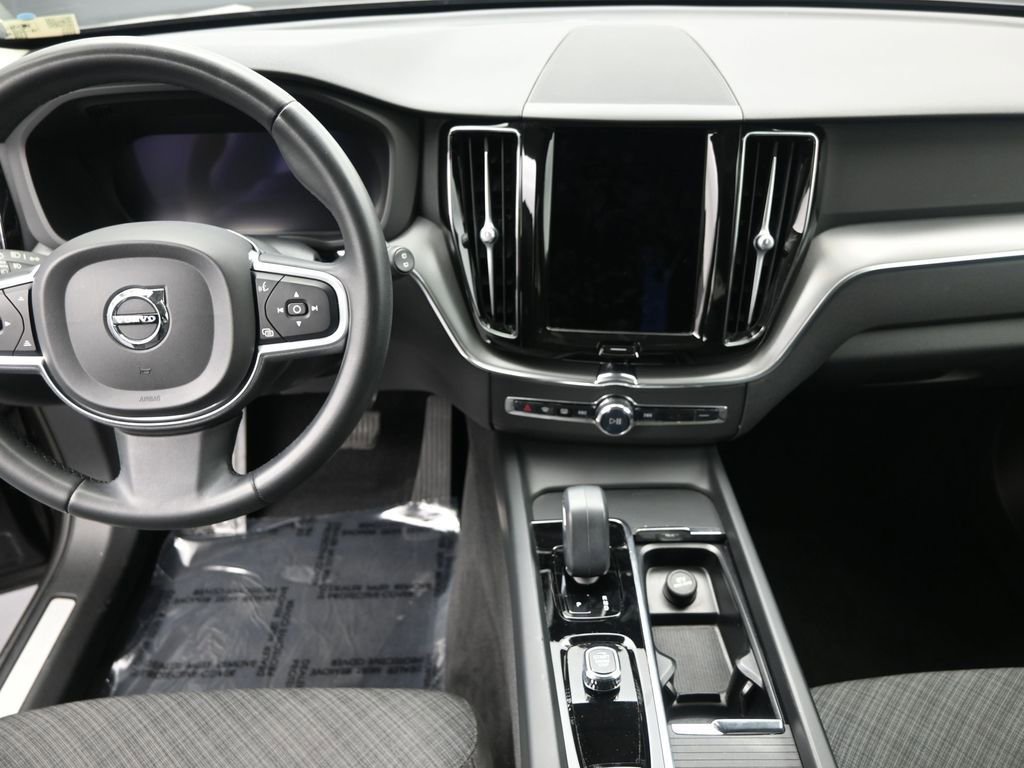 Certified 2023 Volvo XC60 B5 Core image 13