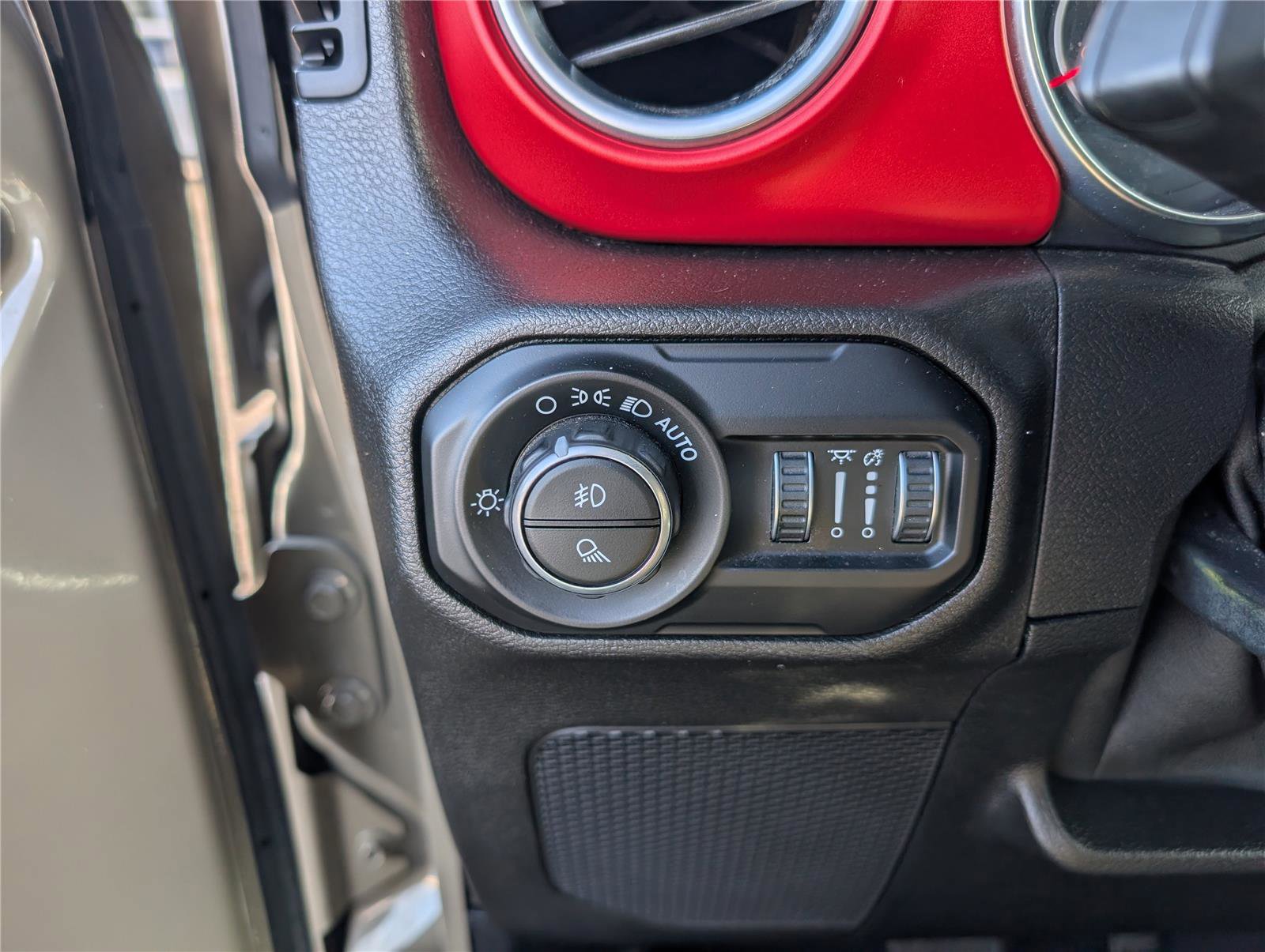 Used 2020 Jeep Gladiator Rubicon image 21