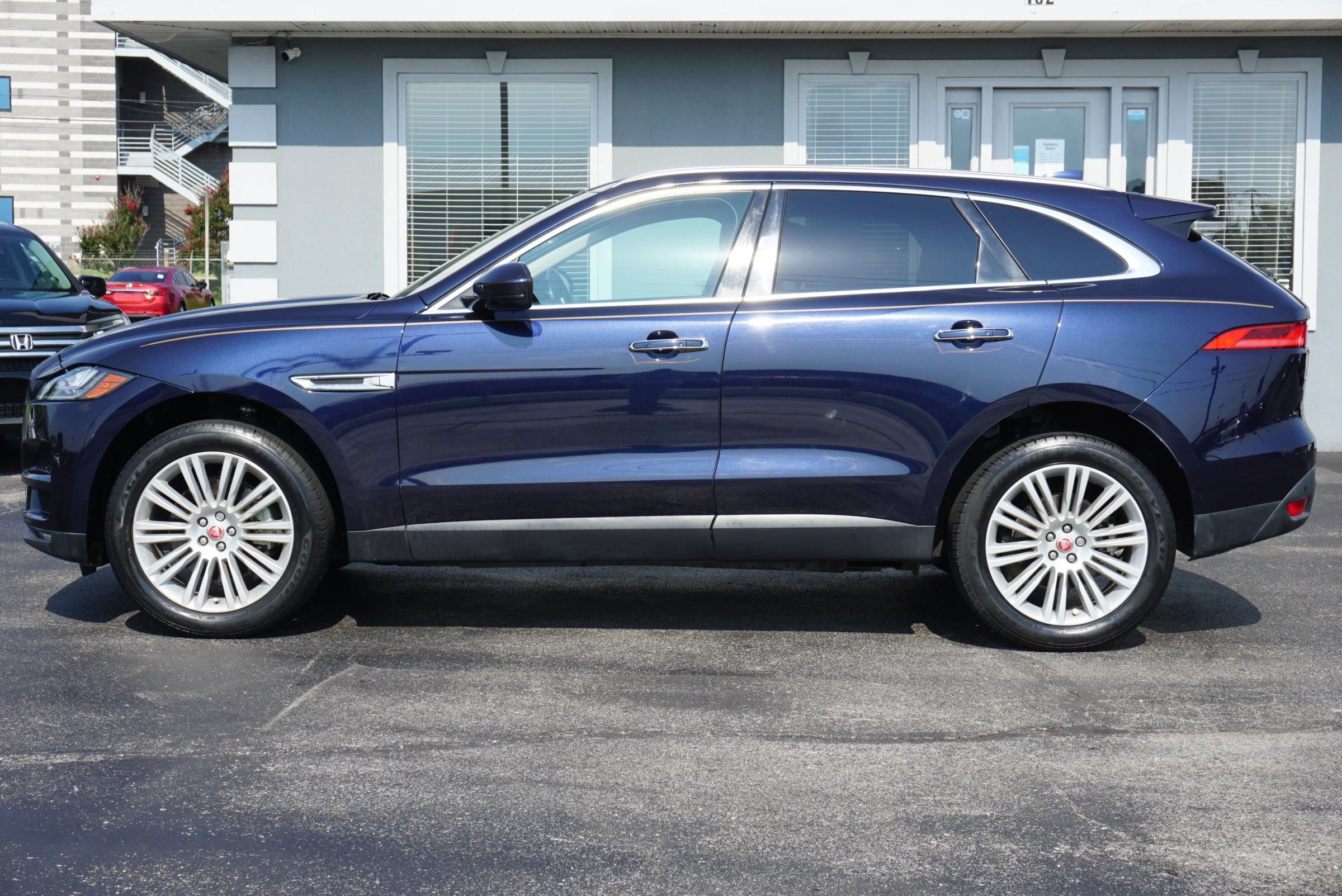 Used 2019 Jaguar F-PACE Portfolio AWD/4WD image 8