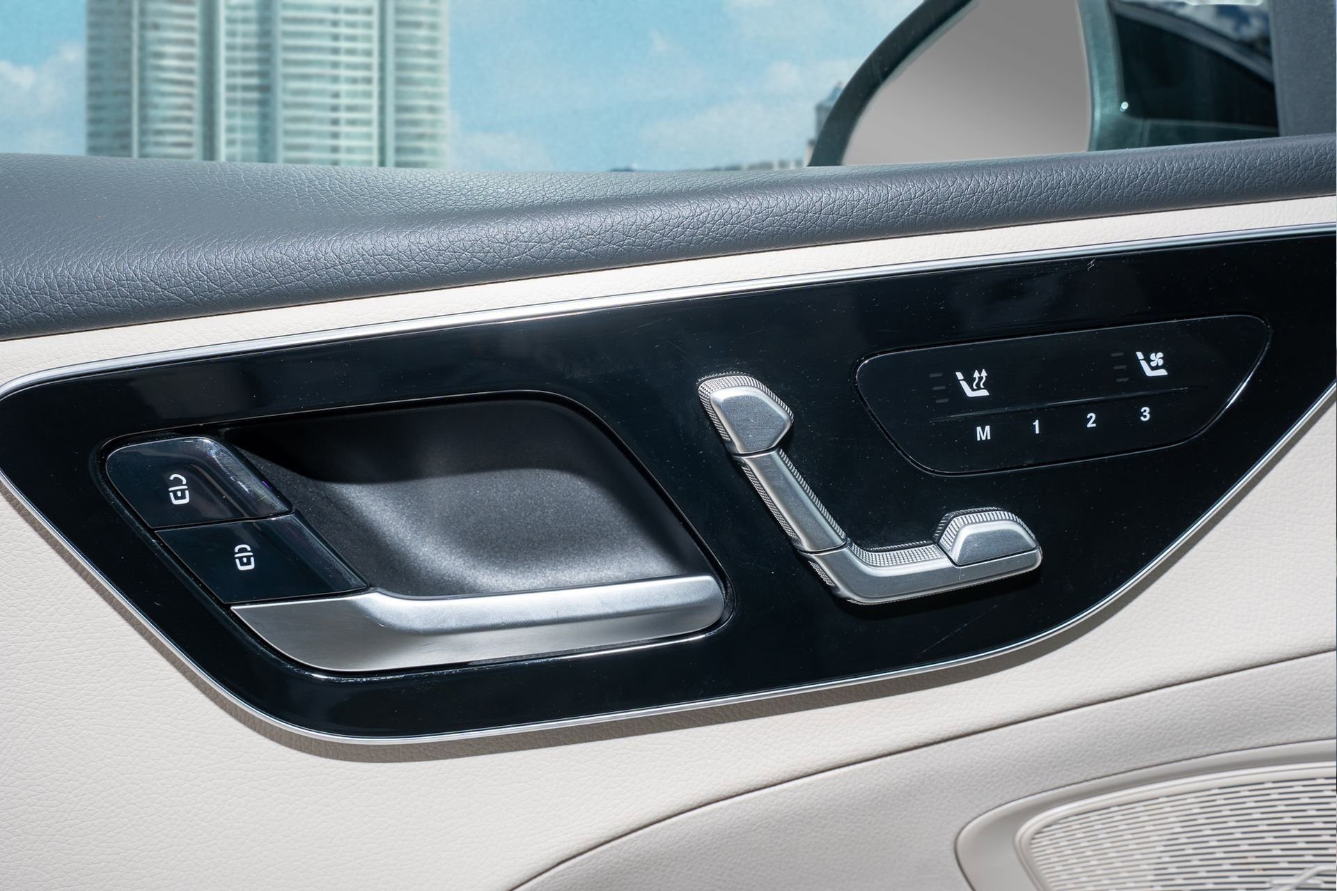 Used 2025 Mercedes-Benz C 300 4MATIC Sedan image 27